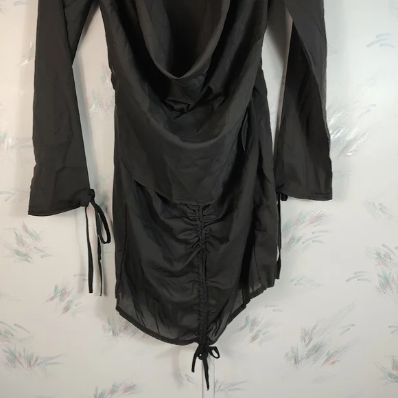 PrettyLittleThing Black Plunge Mini Dress Ruched Bodycon NWT Size 6 - Picture 6 of 14